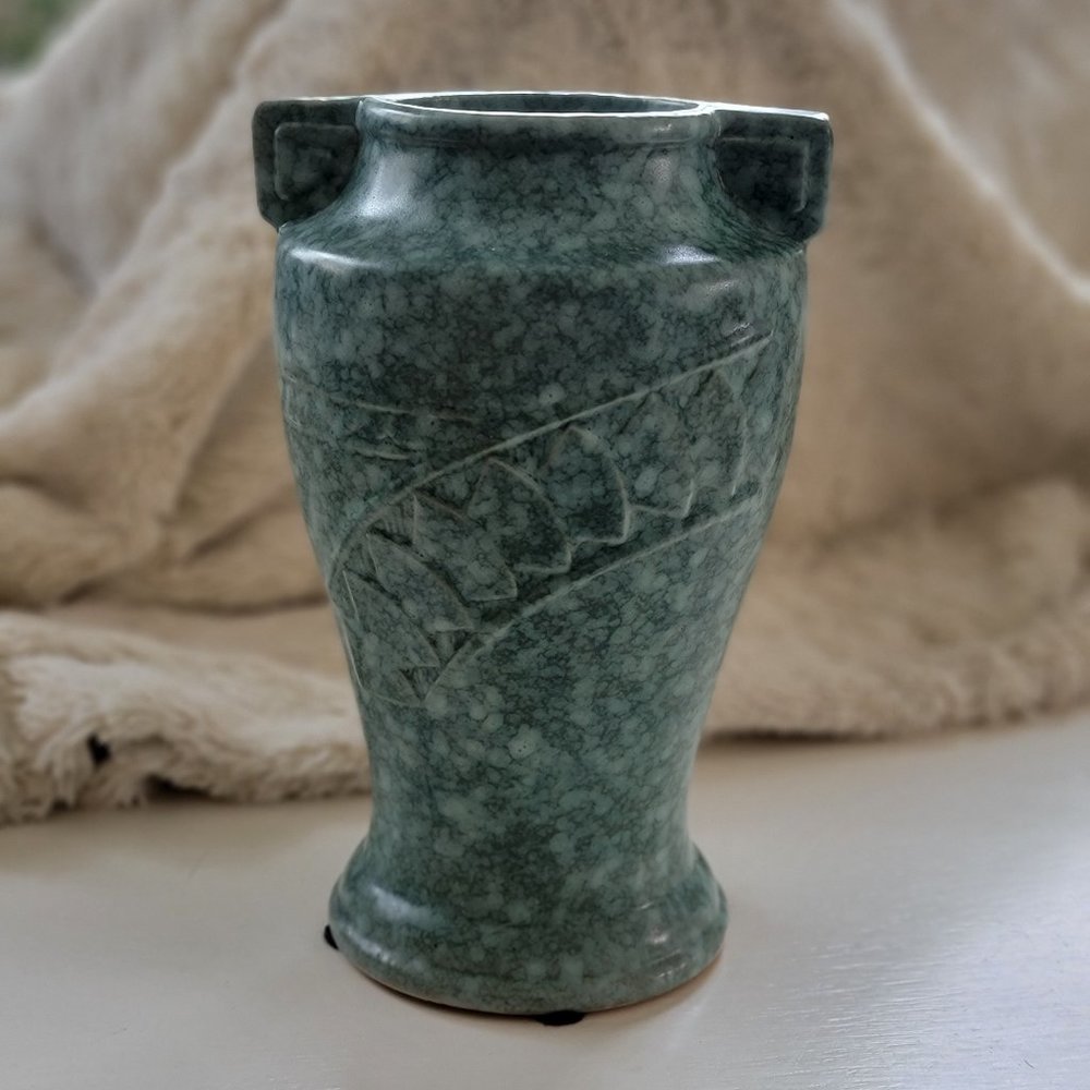 Robinson Ransbottom Arts & Crafts Green Speckled Vase/Funerary Urn